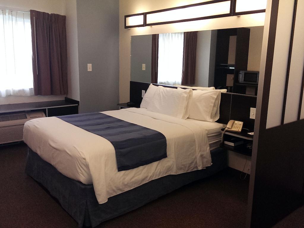 Three Rivers Inn & Suites Порт Артър Стая снимка