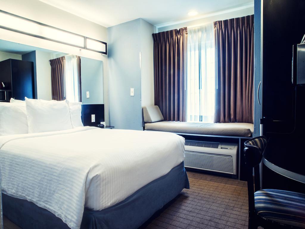 Three Rivers Inn & Suites Порт Артър Стая снимка