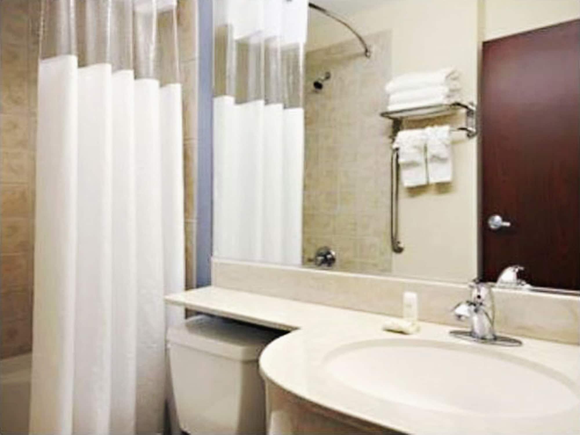 Three Rivers Inn & Suites Порт Артър Стая снимка
